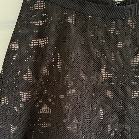 Ann Taylor Black Lace Flounce Skirt Size 8 - Picture 3 of 8